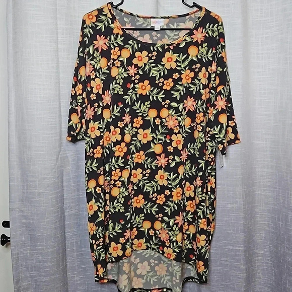 LULAROE TOP - Picture 1 of 6